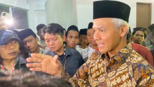 Di Buntet Cirebon, Ganjar Pranowo Sebut Anak Muda Harus Siap Hadapi Tantangan