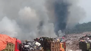 Pemerintah Kota Bandung Mengeluarkan Biaya Tak Terduga untuk Atasi Kebakaran di TPA Sarimukti