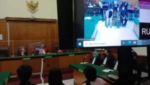 Majelis Hakim PN Surabaya Vonis Berbeda untuk Tiga Terdakwa Kebaya Merah