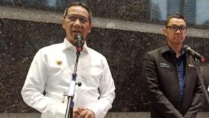 Heru Wajibkan Gedung Swasta Pasang Alat Pengabut untuk Mengatasi Polusi Udara