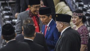 Jokowi Usulkan Kenaikan Gaji ASN/Polri/TNI Sebesar 8 Persen pada 2024