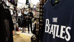 Keseruan Berburu Pernak-Pernik The Beatles di Liverpool