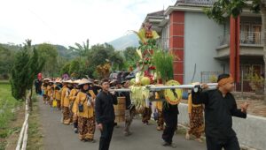 Sedekah Bumi di Desa Wisata Cibuntu, Angkat Kearifan Lokal dan Tanamkan Toleransi