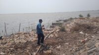 Lurah Kesenden Minta Adanya Satgas Apung untuk Membersihkan Sungai Kedung Pane
