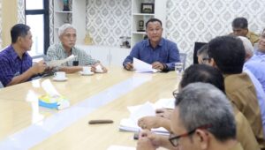 Pansus DPRD Terima Ekspose Raperda PMPD Perumda Air Minum dari Tim Asistensi