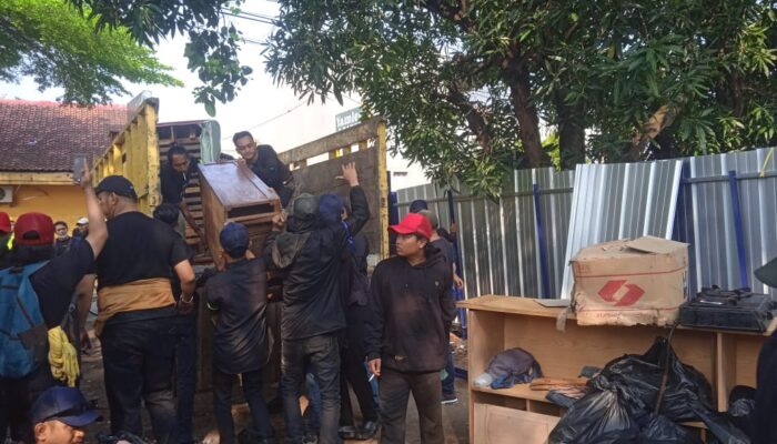 KAI Daop 3 Cirebon Tertibkan Aset Tanah dan Bangunan di Kawasan Ampera