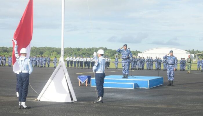 Berduka atas Gugurnya Prajurit, Lanud Raden Sadjad Natuna Kibarkan Bendera Setengah Tiang