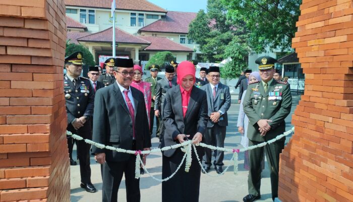 Alun-alun Pataraksa Cirebon Diresmikan, Bupati dan Wabup Minta Warga Jaga Kebersihan