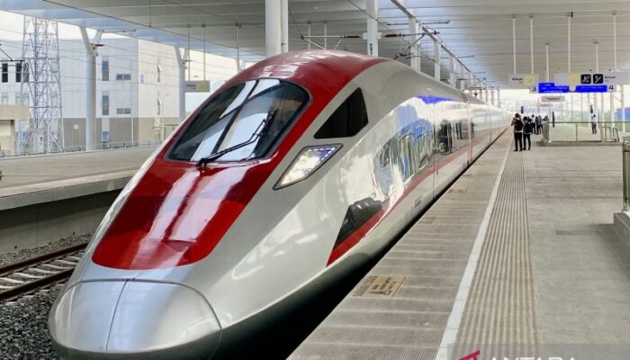 Dalam Waktu Dua Bulan, Kereta Cepat Whoosh Layani 1 Juta Penumpang