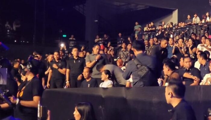Presiden Jokowi Nonton Konser Noah Bareng Ibu Iriana di Ancol BCIS