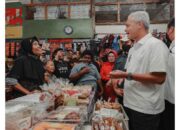 Ganjar Beli Jamu Sehat saat Blusukan ke Pasar Nguter
