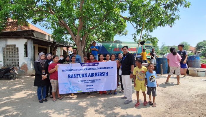 TJSL, PNM Cabang Cirebon Salurkan Bantuan Air Bersih di Dua Kecamatan