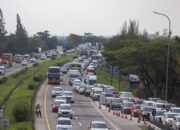 Polri Catat 69.930 Kendaraan Tinggalkan Jakarta Melalui Tol Cikampek Utama