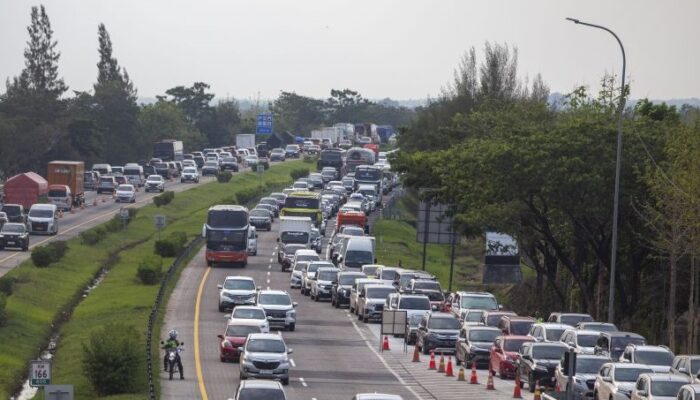 Polri Catat 69.930 Kendaraan Tinggalkan Jakarta Melalui Tol Cikampek Utama