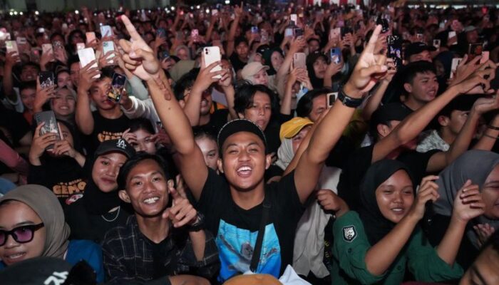 Relawan Prabowo-Gibran Gelar Konser Dewa 19, Hibur Masyarakat Magelang