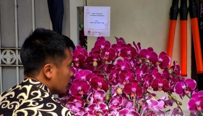 Jokowi Sebut Karangan Bunga untuk Megawati Merupakan Hal Biasa