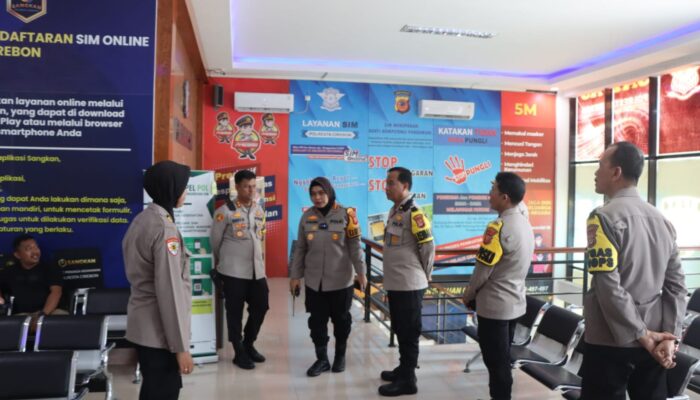 Pantau Kinerja Anggota, Kapolresta Cirebon Pastikan Pelayanan Masyarakat Berjalan Baik