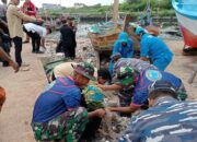 Kodim 0614/Kota Cirebon Gelar Aksi Bersih-bersih Sampah di Muara Sukalila