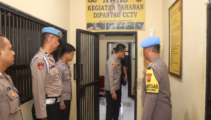 Kapolres Cirebon Kota Cek Keamanan dan Ketertiban di Ruang Tahanan