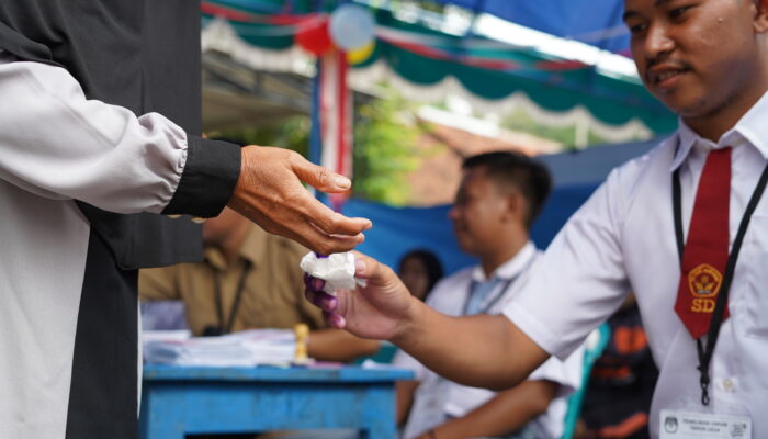 Melihat TPS Unik di Desa Jerukleueut Majalengka, dari Anak Sekolah Sampai Pengantin