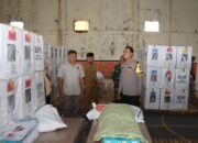 Jelang Pemilu Kapolres Cirebon Kota Tinjau Gudang Logistik di Desa Pegagan Lor
