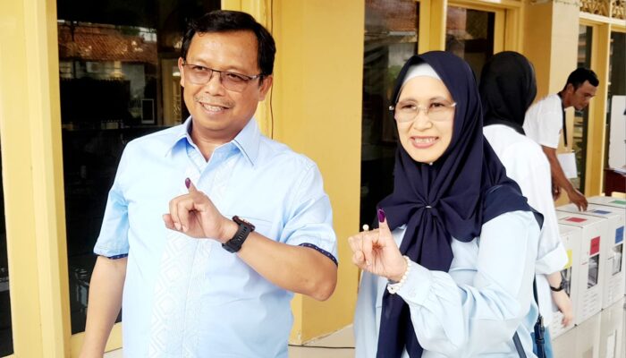 Nyoblos di TPS 06 Jatibarang, Hero Senang dengan Antuasias Warga