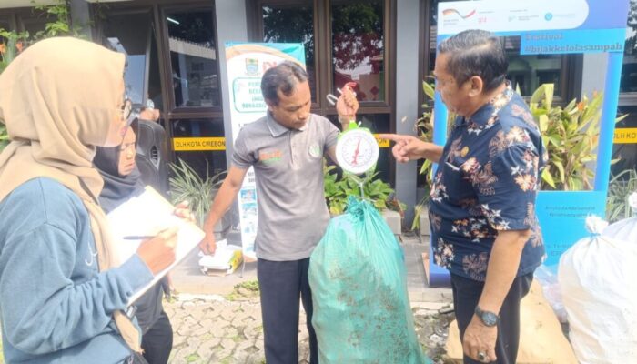 Rangkaian HPSN, DLH Sedekahkan Sampah Sebanyak 42,8 Kilogram