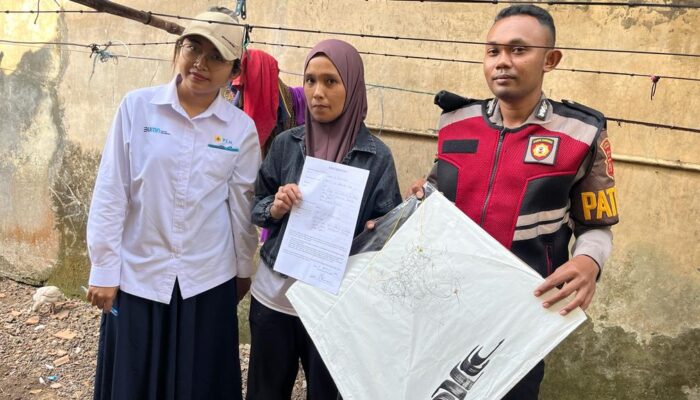 Srikandi PLN Edukasi Bermain Layang-layang yang Aman di Sekitar Jaringan Listrik