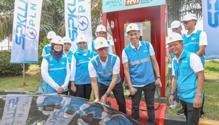 Sidak SPKLU di Jalur Mudik, Dirut PLN Pastikan 1.299 Unit Se-Indonesia Siaga Layani Pengguna Mobil Listrik