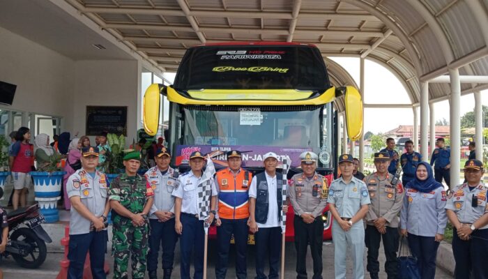 Kemenhub Berangkatkan 5 Bus Mudik Gratis dari Cirebon ke Jakarta 