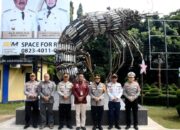 Kabupaten Cirebon Punya Monumen Udang Terbuat dari Knalpot