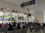 Ribuan Pemudik Turun dan Naik Bus di Terminal Harjamukti Selama Masa Mudik-Balik Idulfitri 2024