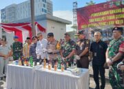 Jelang Lebaran di Kota Cirebon, Ribuan Botol Miras dan Petasan Dimusnahkan