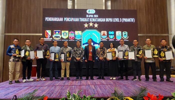Pemkab Cirebon Raih Penghargaan UKPBJ Proaktif Tahun 2024 dari Pemprov Jabar