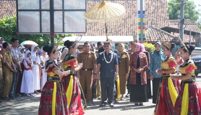 Bupati Imron Targetkan P2WKSS Desa Karangwangi Raih Predikat Terbaik di Jawa Barat