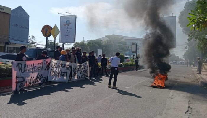 Kritisi Proses PPDB di Kota Cirebon, Aliansi Mahasiswa Unras KCD X