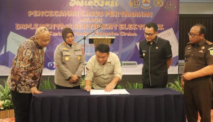 Pj Bupati Cirebon Dorong Transformasi Digital Sertifikat Tanah