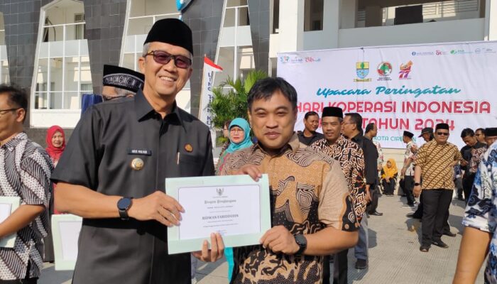 Inovasi Digitalnya Diapresiasi Pemda, Kospin SMS Terima Penghargaan