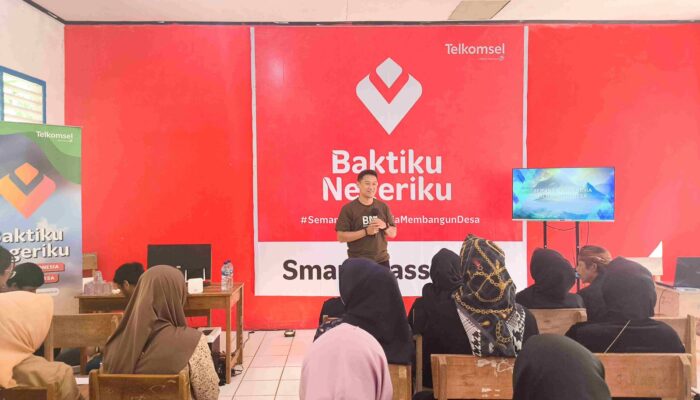 Prinsip ESG, Telkomsel Gelar Baktiku Negeriku 2024