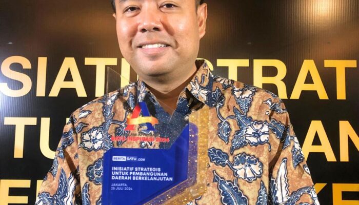 Konsisten Kawal Inovasi Jawa Barat, Suhendrik Terima Anugerah Satu Inspirasi 2024 