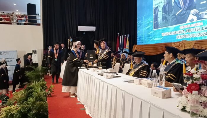 1.100 Wisudawan UGJ Siap Beri Sumbangsih kepada Masyarakat