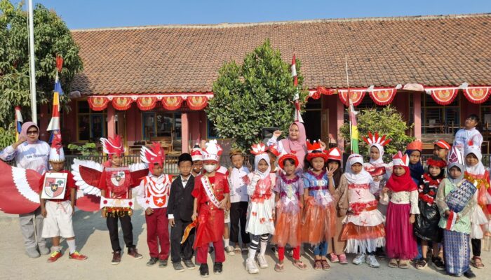 Meriahkan HUT ke-79 RI, SDN 1 Gegunung Gelar Jalan Santai dan Lomba Kostum Unik