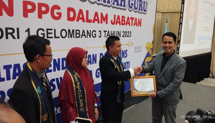 Ratusan Guru Ucap Sumpah, Usai Ikuti PPG di UGJ Cirebon