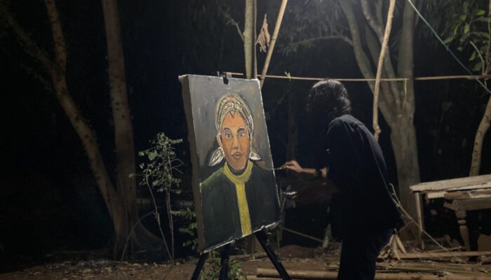 Menggali Sejarah Budaya, Seniman di Cirebon Lukis Telusur di Petilasan Matangaji
