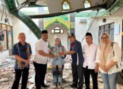 Atap Masjid Assalam Roboh, Siti Farida Bantu Donasi untuk Membangun Kembali
