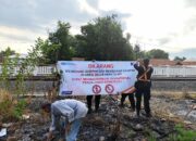 KAI Daop 3 Cirebon Imbau Masyarakat tak Membakar Sampah di Sepanjang Jalur Rel
