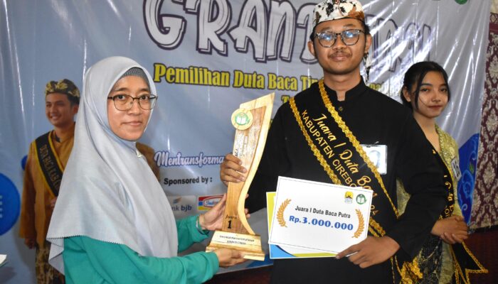 Muhammad Farhat Luthfi, Mahasiswa FISIP UGJ Raih Juara 1 Pemilihan Duta Baca Kabupaten Cirebon 2024