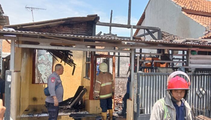 Di Plumbon Cirebon, Remaja Diduga Nekat Bakar Rumah Orang Tua karena tak Dibelikan Motor
