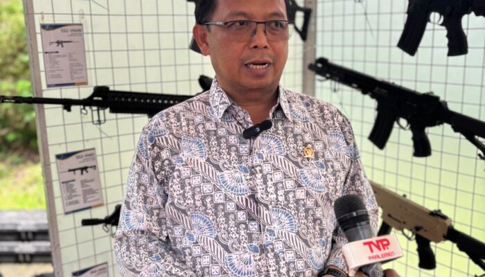 Ke PT Pindad, Anggota Komisi VI DPR RI, Hero Apresiasi Produk Pertahanan