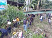 Sedimentasi Tinggi, Generasi Milenial Bersihkan Sampah di Sungai Cikalong
